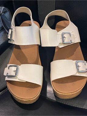 Skechers White Leather Wedge Sandals with Silver Buckles